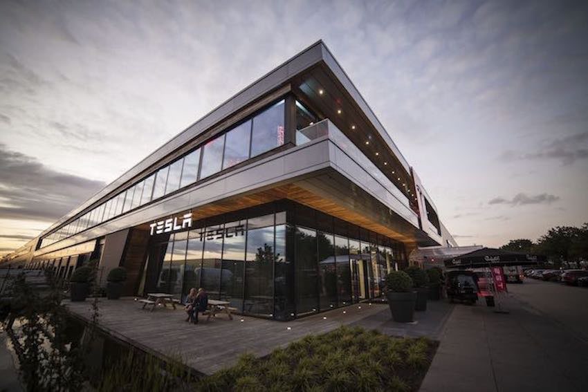 Zo ziet een ritje in de nieuwe Tesla P85D eruit: