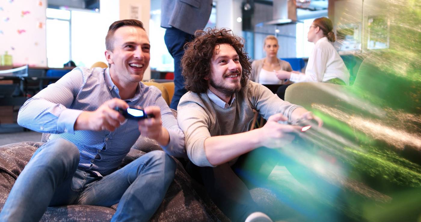 Achter de code van MECOMS zit “een oerdegelijke work hard, play hard-mentaliteit”