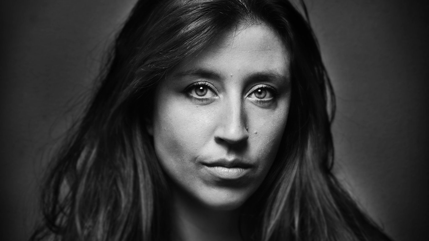 Actrice Debbie Crommelinck combineert moederschap met ondernemerschap: “Sinds ik mama ben, is er meer rust in mijn manier van ondernemen”