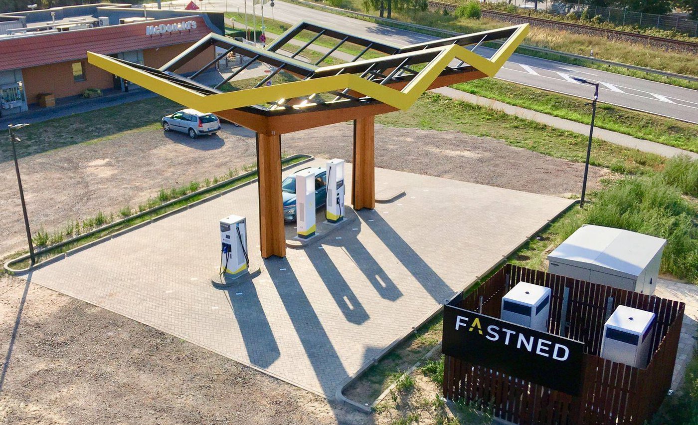 Amsterdams snellaadbedrijf Fastned ziet omzet in eerste helft 2021 met 63% stijgen