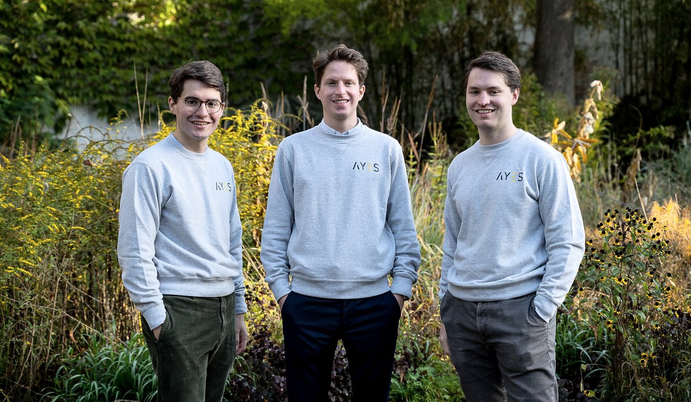 Antwerpse start-up helpt blinden en slechtzienden veilig de straat oversteken: “Ooit willen we iemand een marathon laten lopen met onze software”