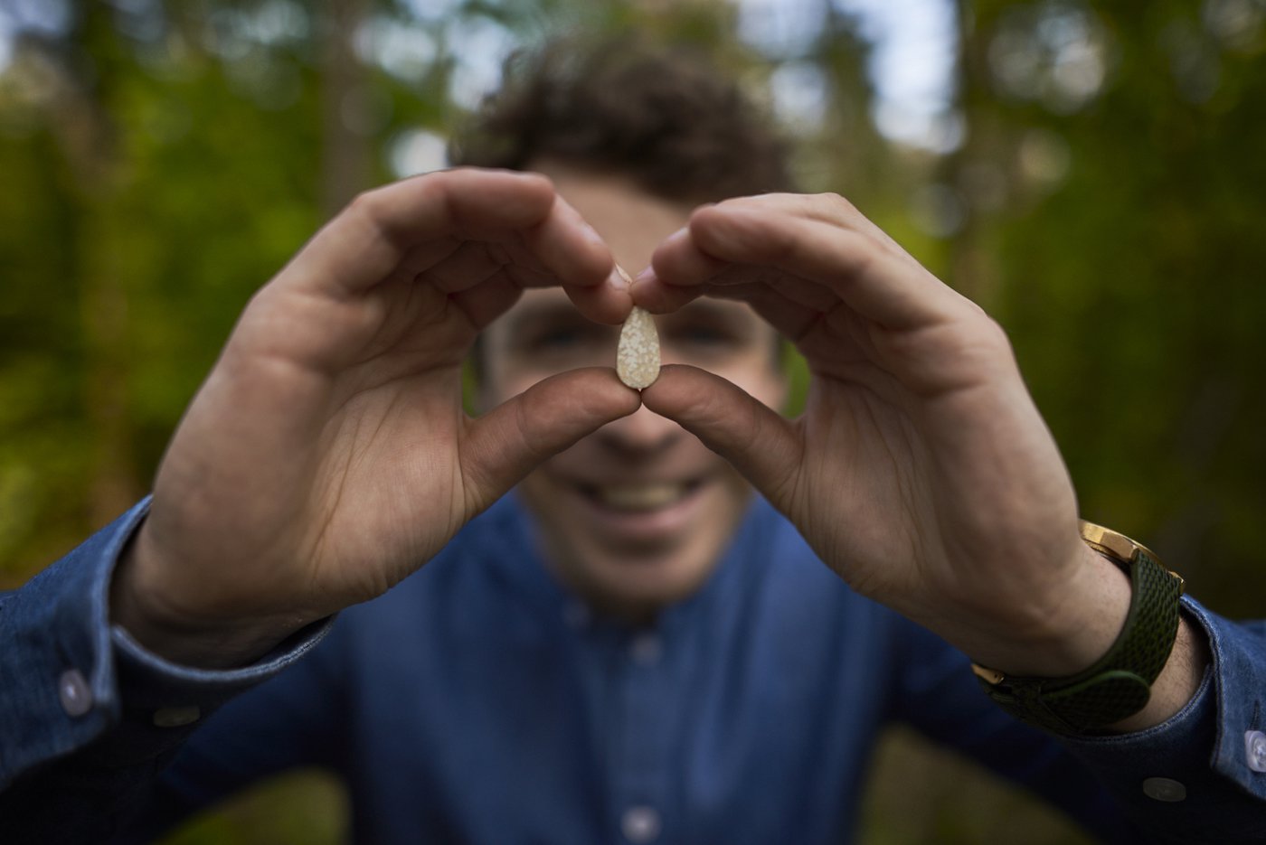 Deze Antwerpse biotech start-up ontwikkelde een circulaire schoonmaakparel: “Geen sinecure om in het bos de juiste poetsbacteriën te vinden”