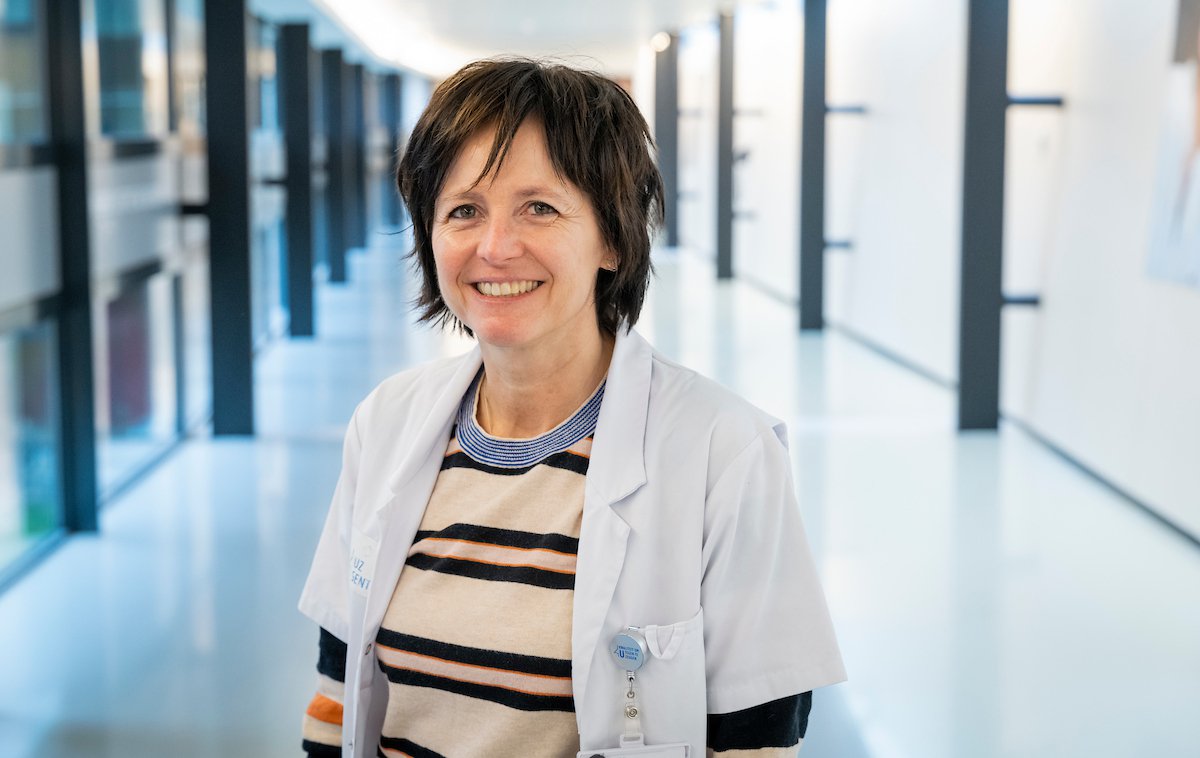 Deze Gentse app moet de familie van patiënten in ziekenhuizen ontzorgen: “Er is in onze sector qua digitalisering nog veel ruimte voor verbetering”