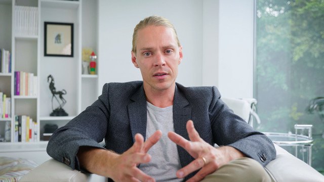 Deze groeistrateeg zet met zijn unieke aanpak Vlaamse ondernemers op het juiste spoor: “Met heel kleine ingrepen zorg ik op korte termijn voor een compleet ander resultaat”