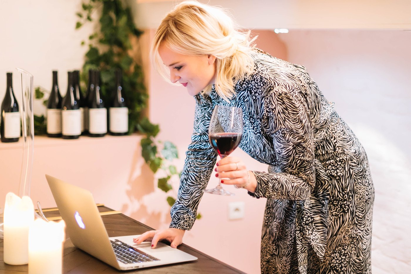 Deze onderneemster wil een nieuwe generatie wijnconsumenten creëren: “Elk product, hoe fantastisch ook, moet zich durven vernieuwen”