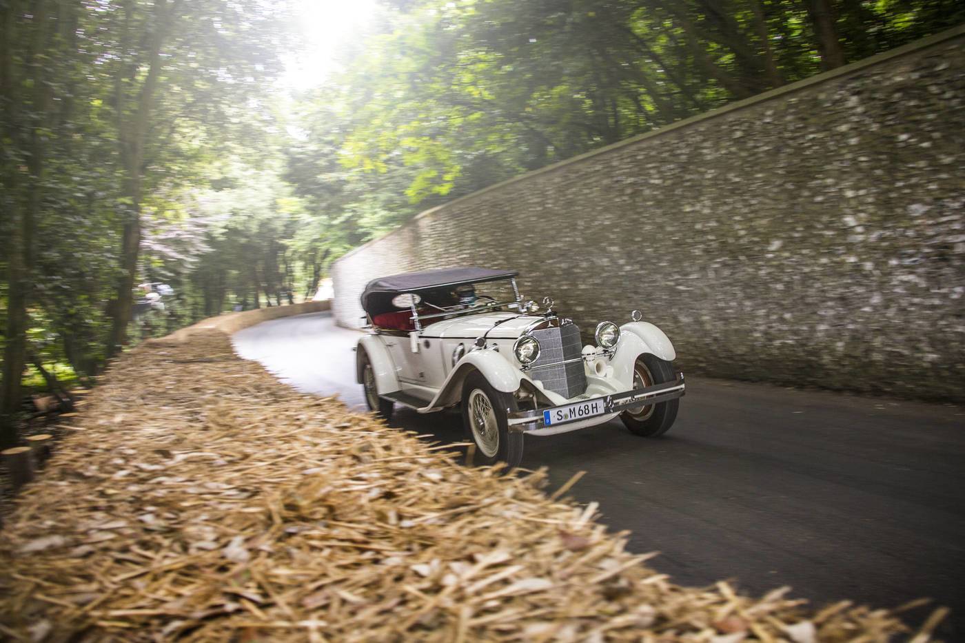 Deze pijnlijke tweet van Mercedes-Benz toont aan waarom je als bedrijf maar beter snel schakelt