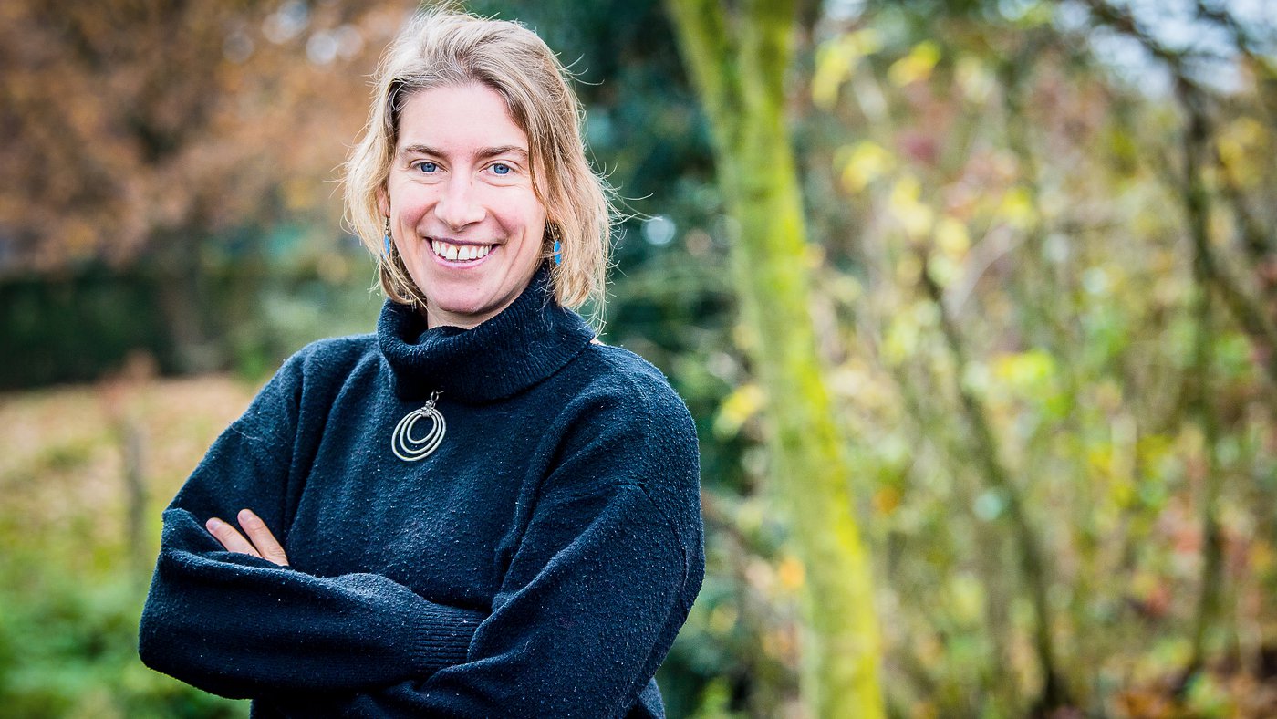 Deze pioniers willen geen druppel regenwater in de stad verloren laten gaan: “Waarom duur en schaars drinkwater gebruiken om je planten water te geven?”