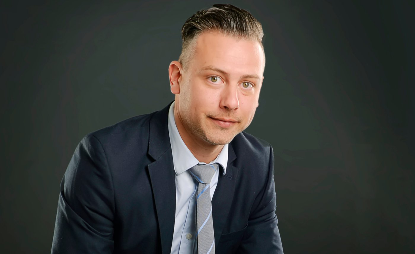 Deze selfmade man interviewt Vlaamse bedrijfsleiders voor nieuwe podcastsreeks: “Ondernemers willen leren van ondernemers”