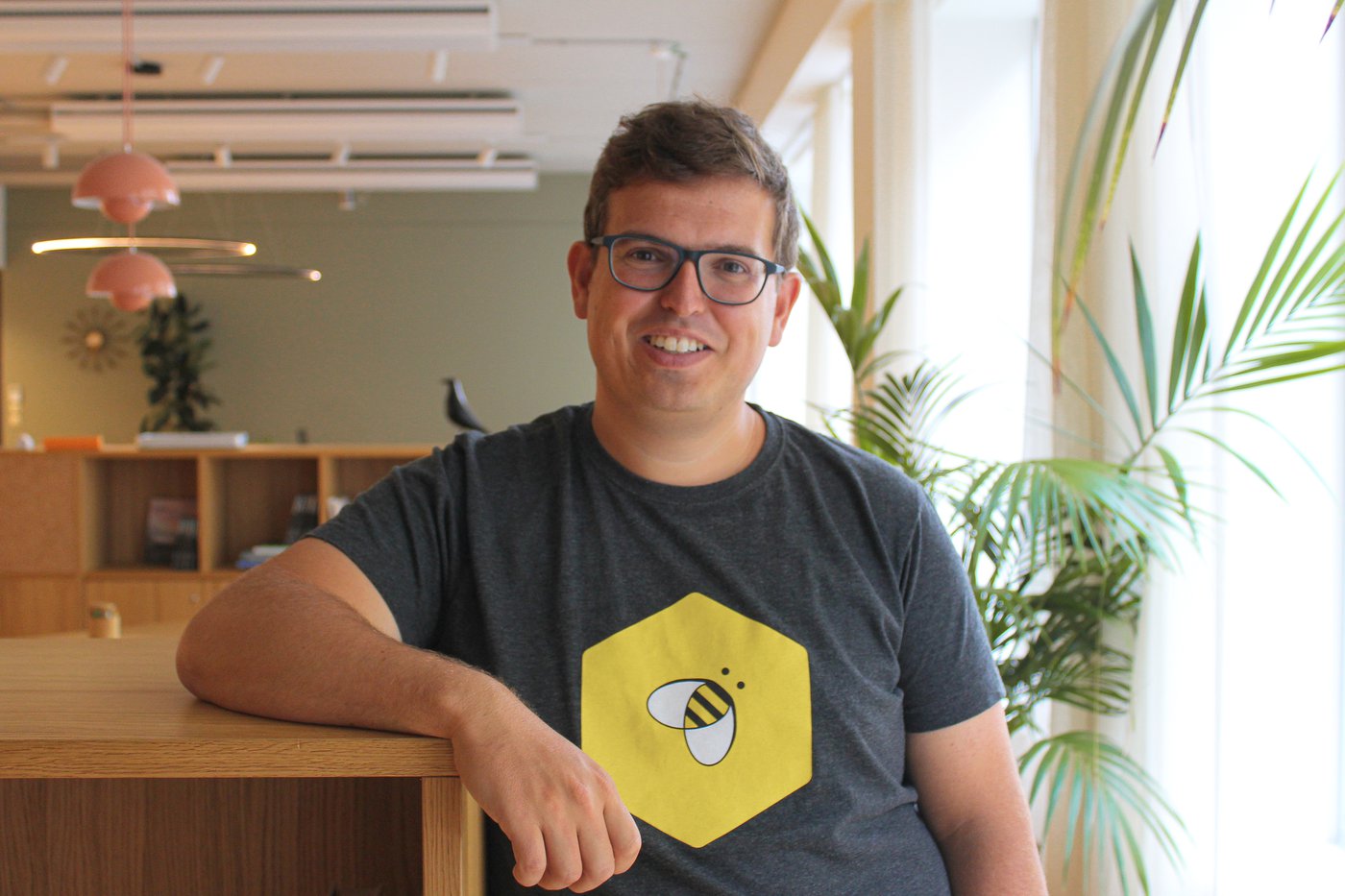 Hoe Beeple onze vaccinatiecentra op volle toeren doet draaien: “Nooit verwacht dat Excel in 2021 nog altijd onze grootste concurrent zou zijn”