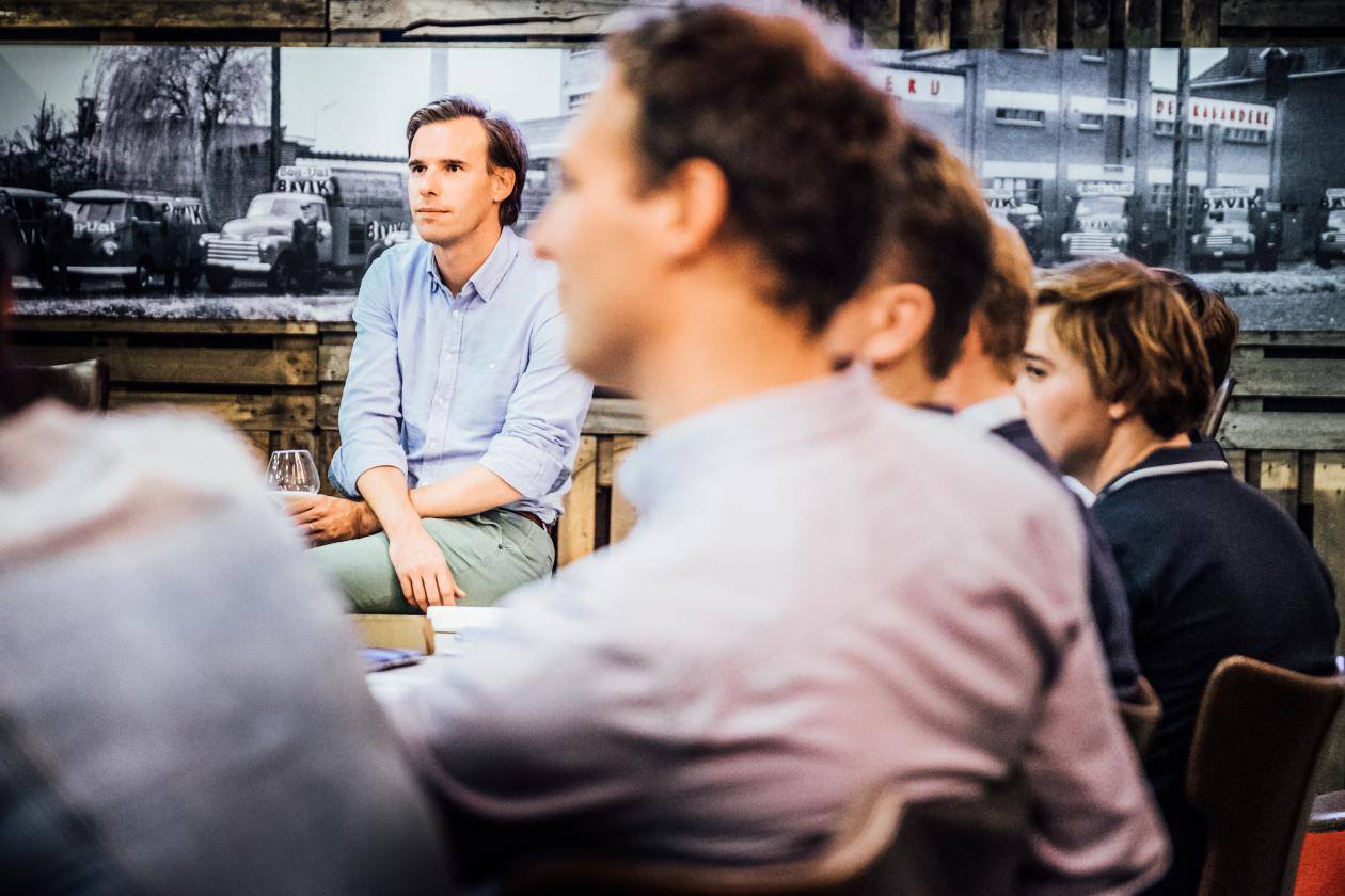 Hoe deze West-Vlaamse brouwerij zich vastberaden een weg baant door de Brexit: “Je moet bereid zijn om eens goed met je neus tegen de deur te lopen”