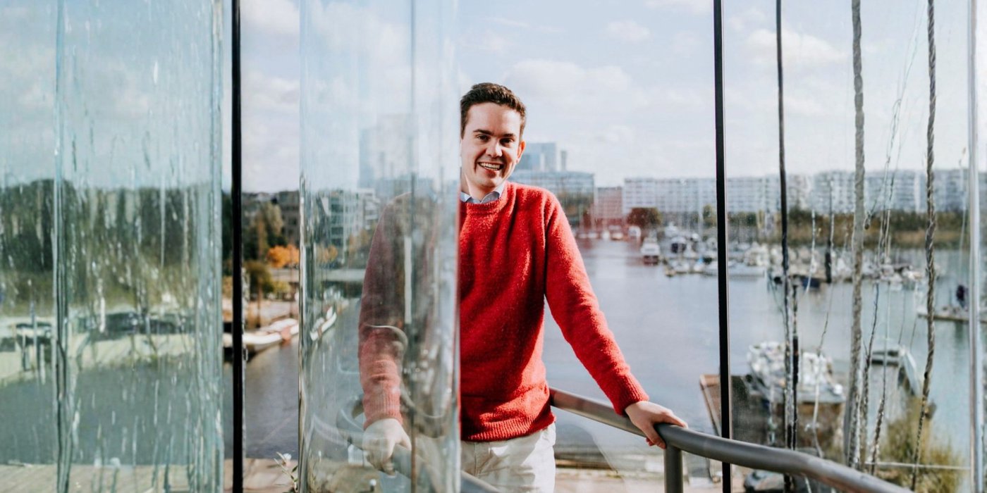 Julien De Wit: “We zijn een samenleving geworden die gewone levensfricties behandelt alsof ze defecten zijn. Vermoeidheid heet nu burn-out, twijfel is een identiteitscrisis. We hebben veerkracht ingeruild voor comfort en noemen dat vooruitgang."