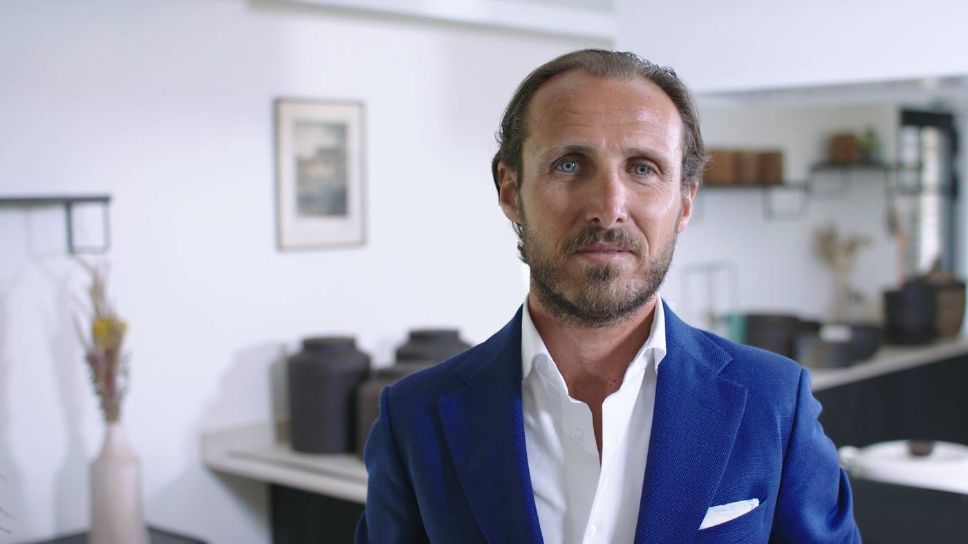 “Mijn agenda bestaat uit 200% werken en 400% leven. Chaos brengt me rust, hoe gek dat ook klinkt. Elke minuut is er één dat je iets kunt doen”