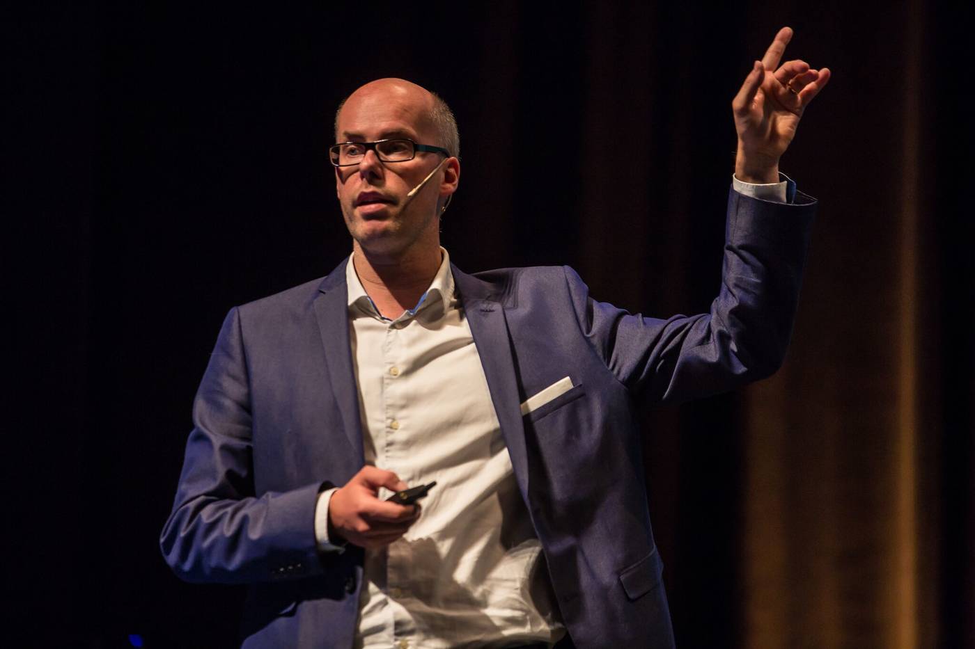 Onderzoek: 'In Vlaanderen worstelen niet tieners, maar wel twintigers en dertigers met de gevolgen van digibesitas'