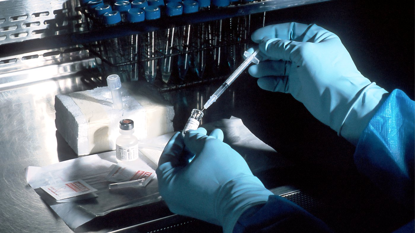 Onderzoekers uit Eindhoven halen 75 miljoen euro op voor ‘moleculaire lijm’