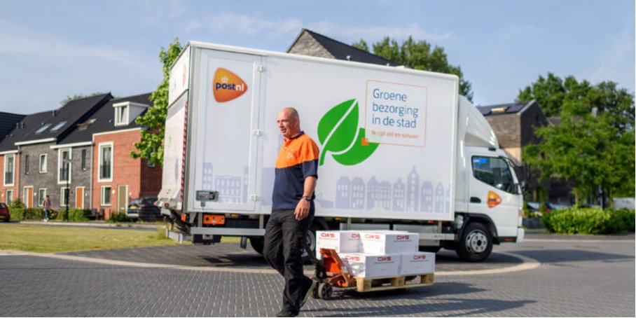 PostNL investeert komende twee jaar 80 miljoen euro om duurzamer te worden