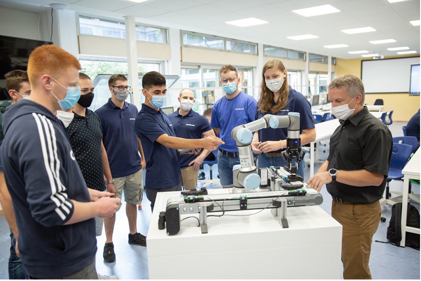 Robotica-specialist stelt opleidingspakket samen voor scholen