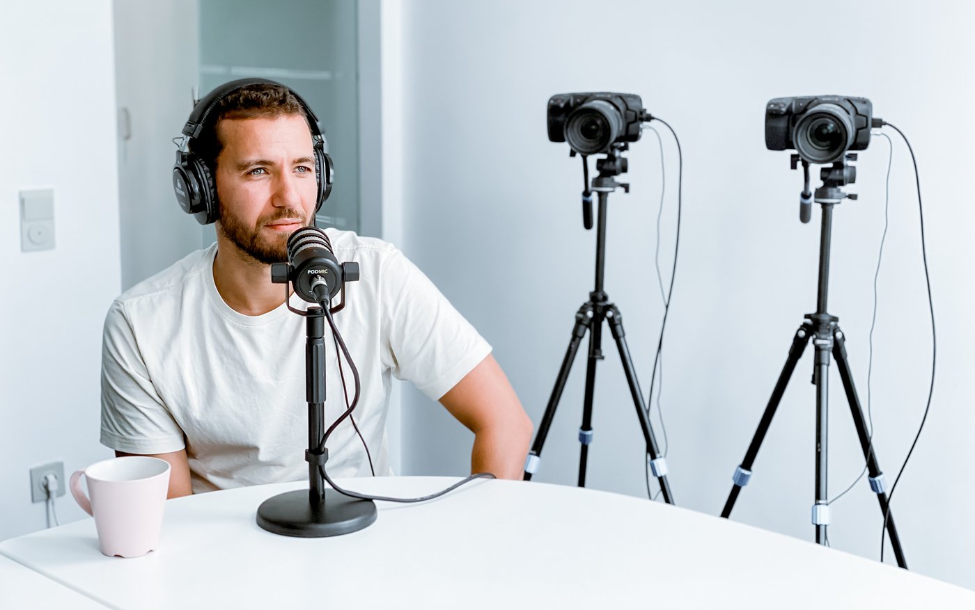 Schrijver en regisseur Ish Ait Hamou: “Als je te snel geld probeert te halen uit je passie, ga je die associëren met stress. Een passie is geen cash cow”