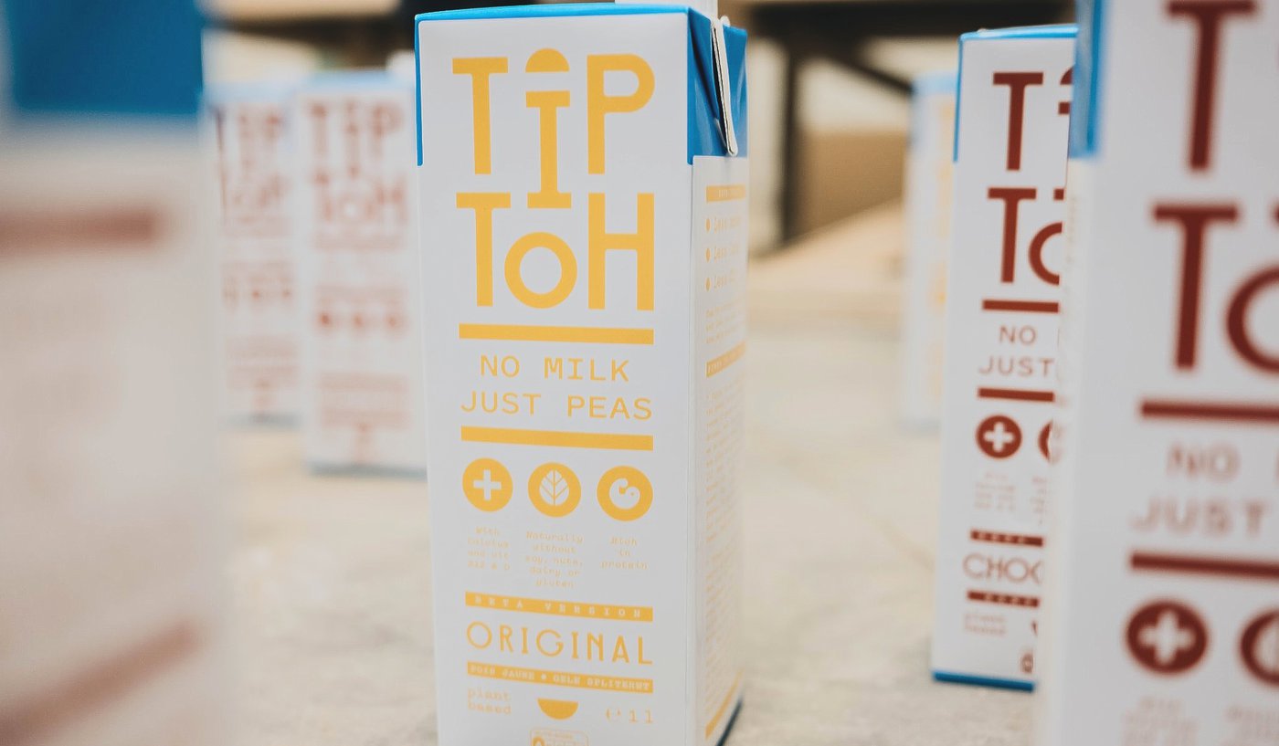 Twee jonge ondernemers brengen eerste Belgische ‘erwtenmelk’ op de markt