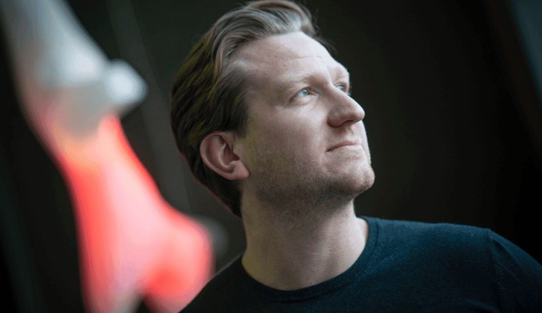 Vijf op een rij: een blik in het leven van Moos Tits