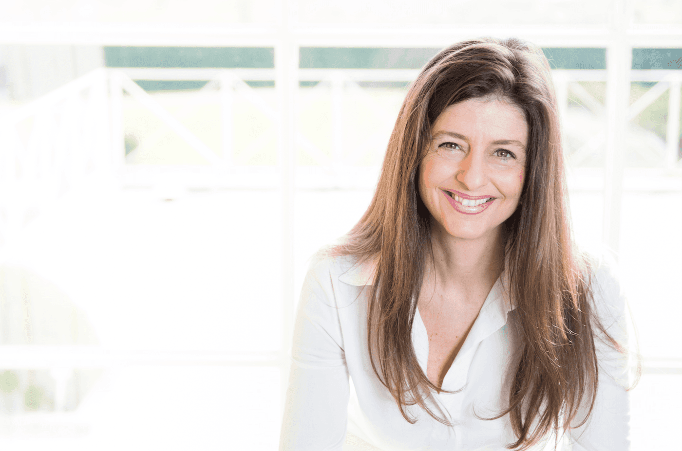 “Werknemers hebben dan wel een goed loon en een mooie wagen, maar voelen zich tegelijk doodongelukkig op de werkvloer. Dat is toch om te huilen?”